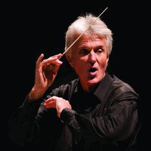 Simon Carrington conducting