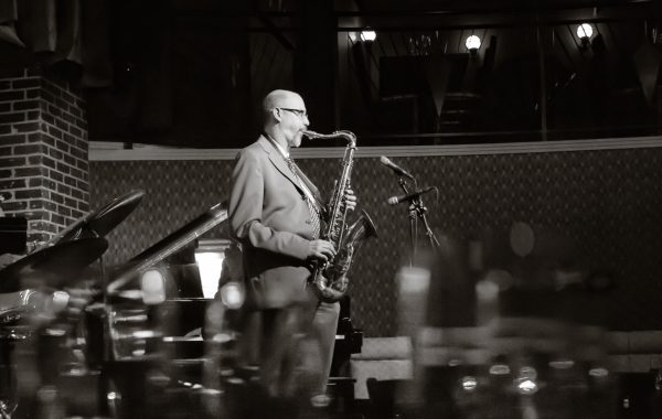 Peter Sopmmer playing saxophone