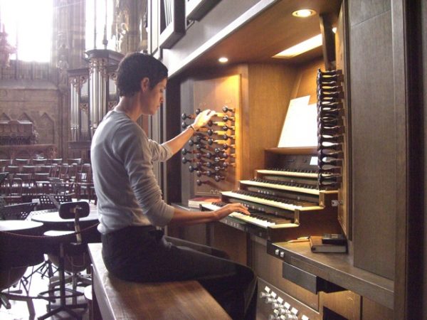 2025 Organ Week Guest Artist Beverly Everett